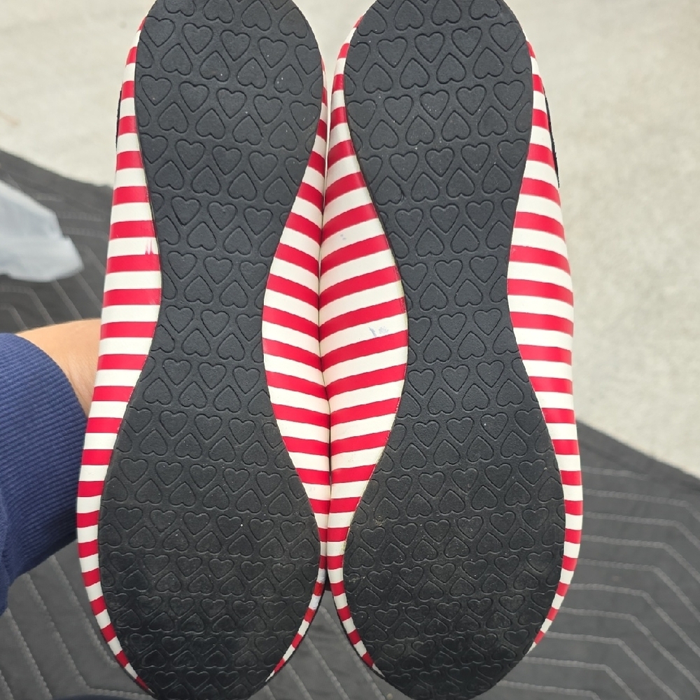 T.U.K Black and Red Cat Flats - Picture 4 of 9